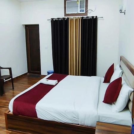 ניו דלהי Luxury Rooms In Safdarjung Enclave Near Aiims & Safdarjung Hospital מראה חיצוני תמונה