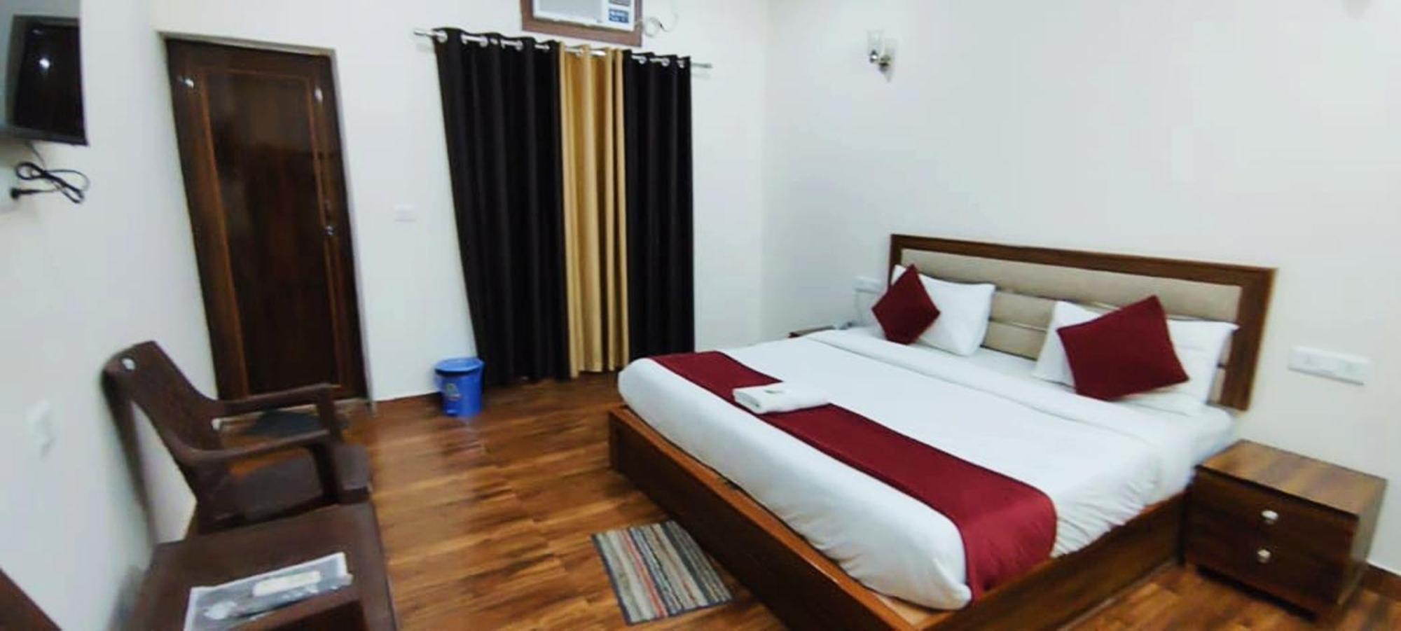 ניו דלהי Luxury Rooms In Safdarjung Enclave Near Aiims & Safdarjung Hospital מראה חיצוני תמונה