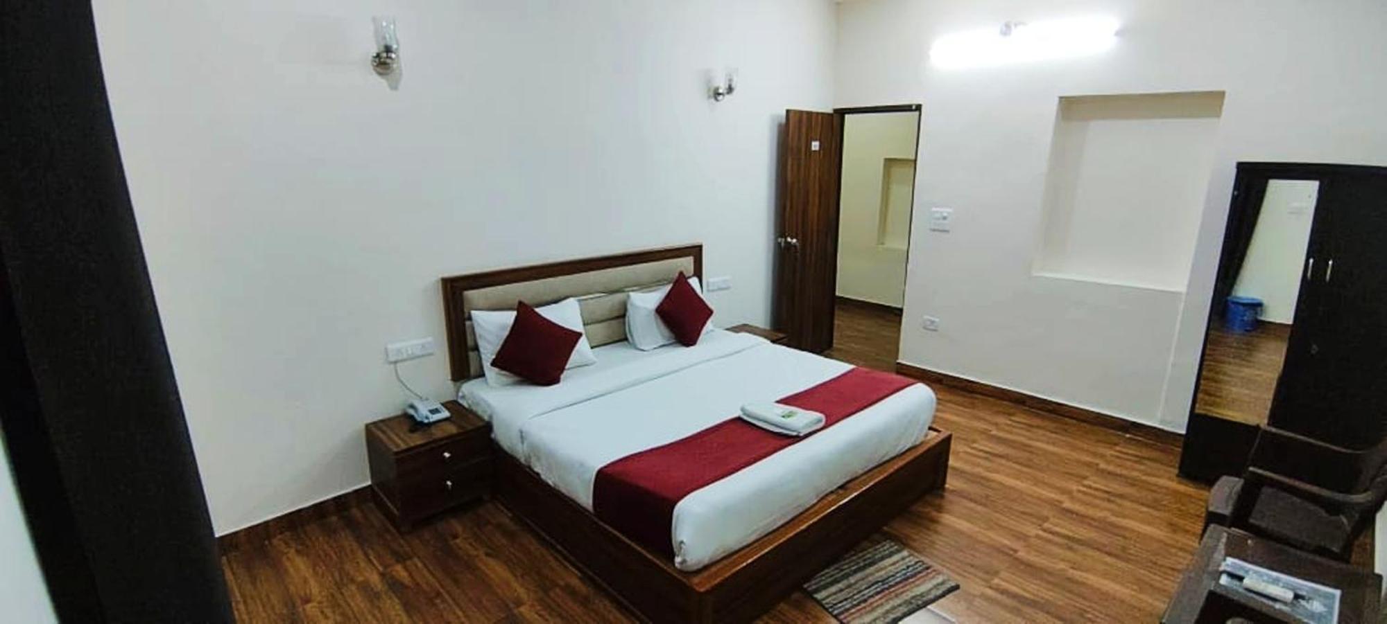 ניו דלהי Luxury Rooms In Safdarjung Enclave Near Aiims & Safdarjung Hospital מראה חיצוני תמונה