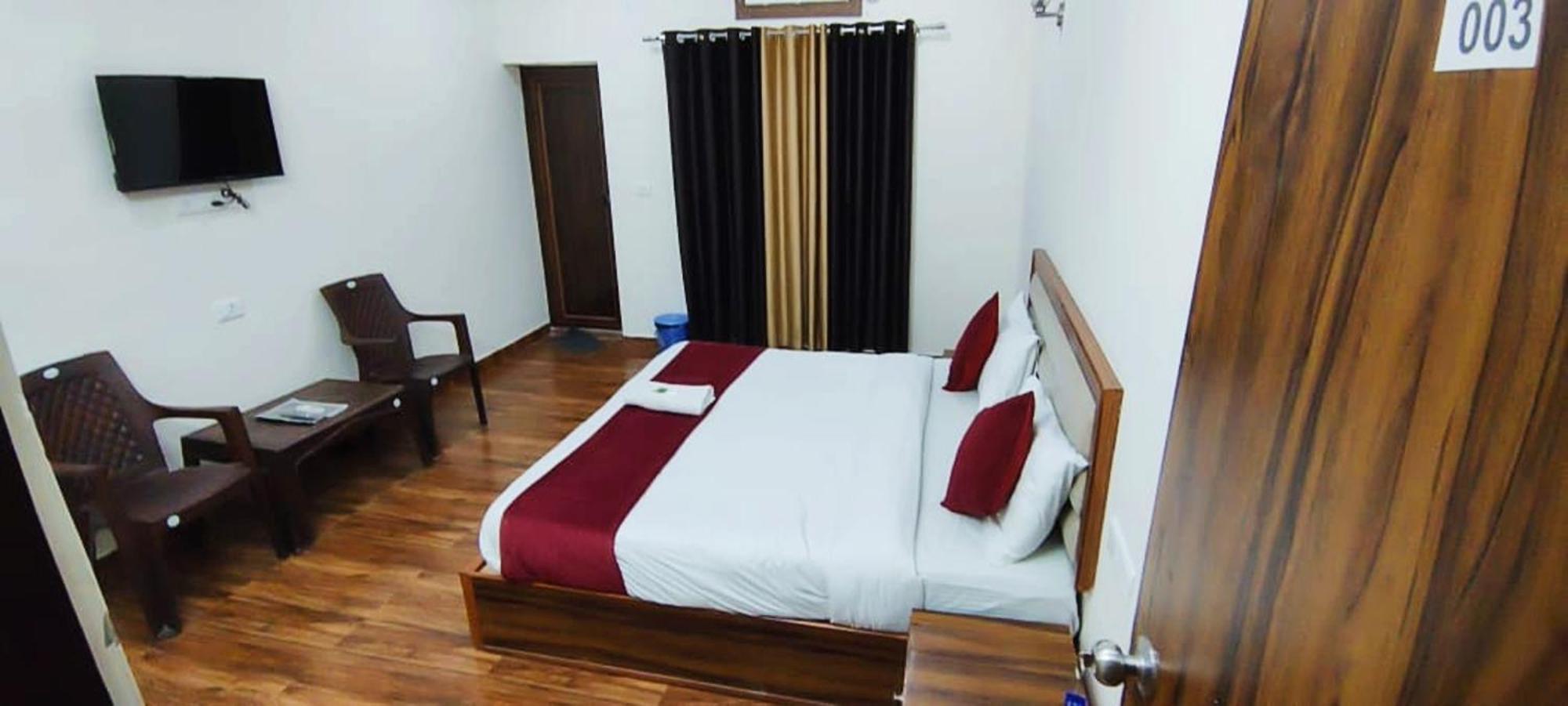 ניו דלהי Luxury Rooms In Safdarjung Enclave Near Aiims & Safdarjung Hospital מראה חיצוני תמונה