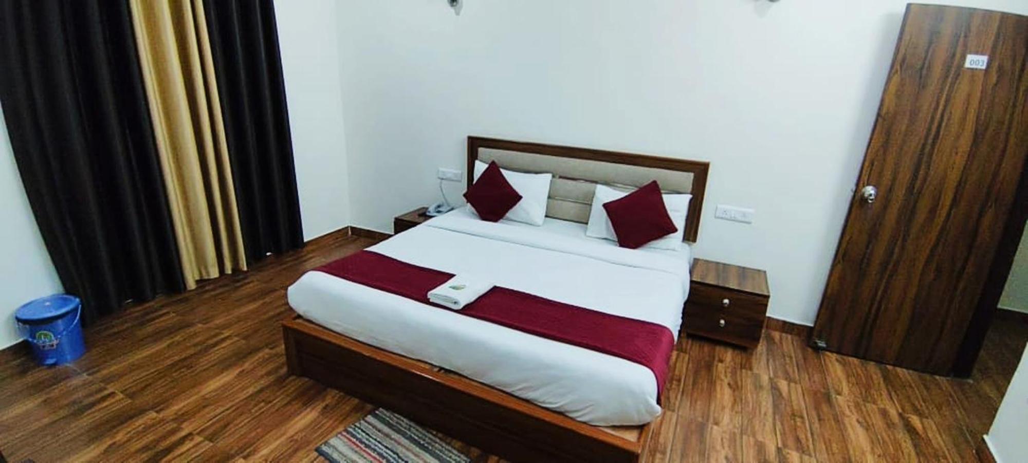 ניו דלהי Luxury Rooms In Safdarjung Enclave Near Aiims & Safdarjung Hospital מראה חיצוני תמונה